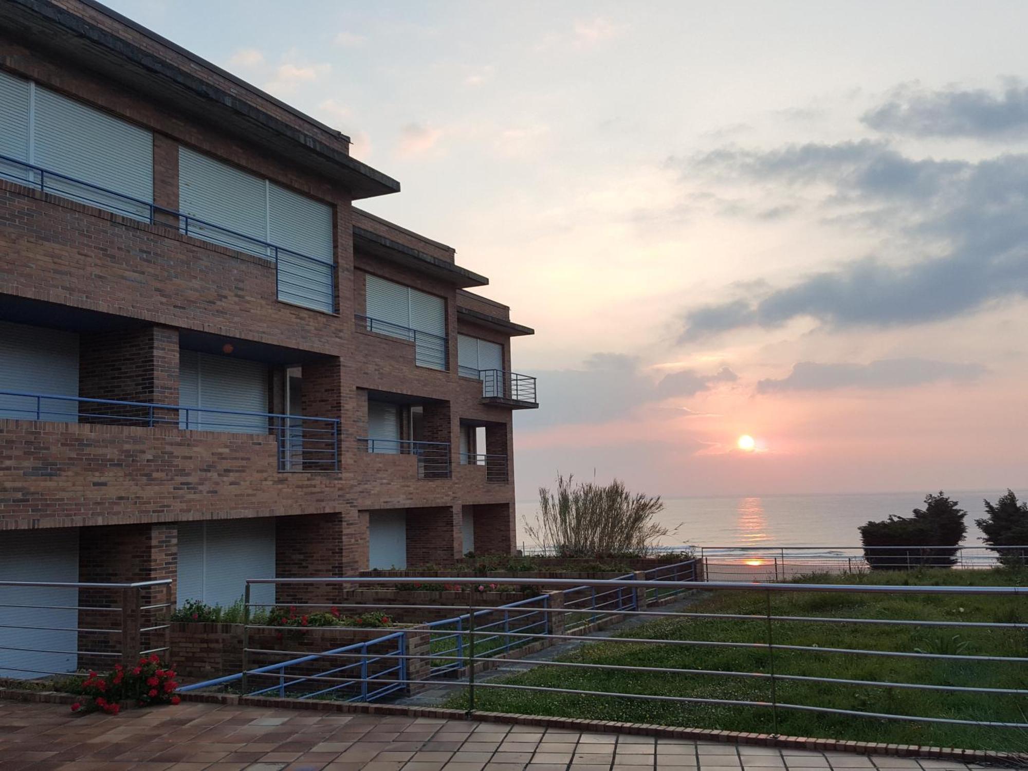 Apartamentos Zenit Mar 노하 외부 사진
